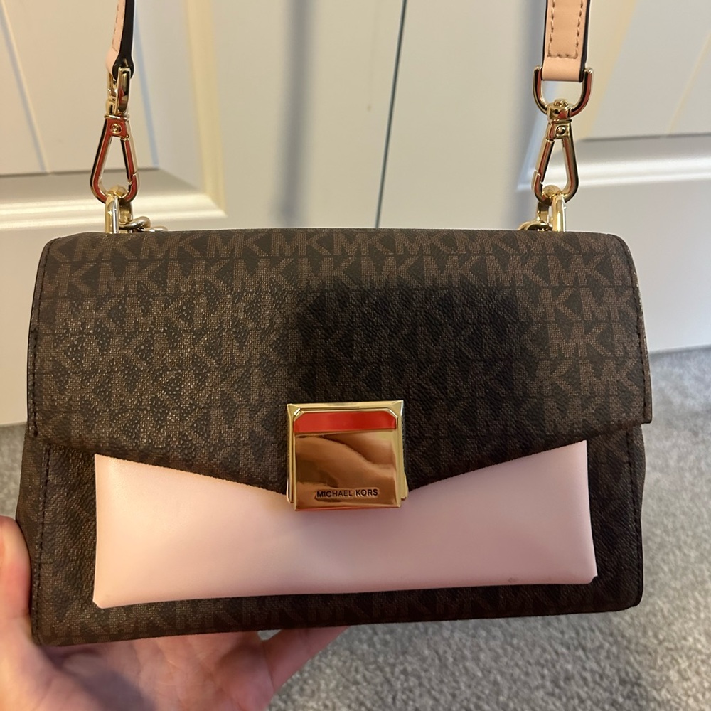 Micheal Kors purse